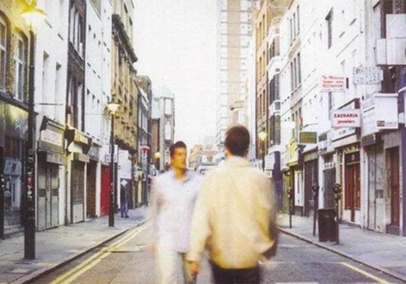 #AlbumCovers: la portada de «(What’s The Story) Morning Glory?» de Oasis